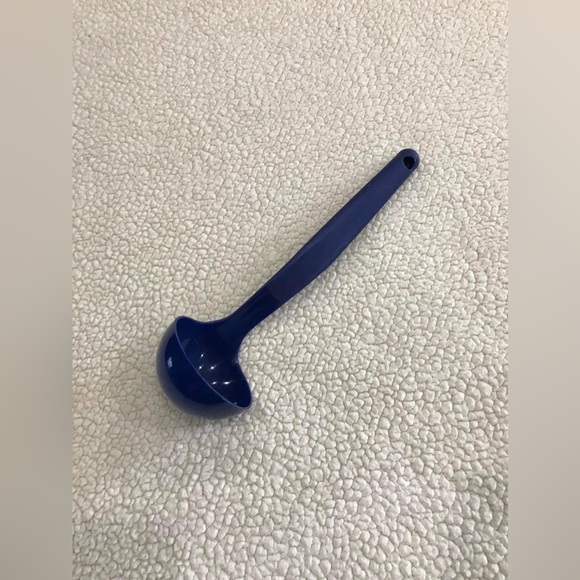 Tupperware Blue Serving Ladle Large Soup Stew Chili Sauce Spoon 13” Length - Picture 8 of 14